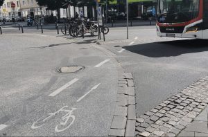 Read more about the article Bezirksrat 130 Mitte: Situation für Radfahrer:innen Einmündung Münzstraße//Friedrich-Wilhelm-Straße