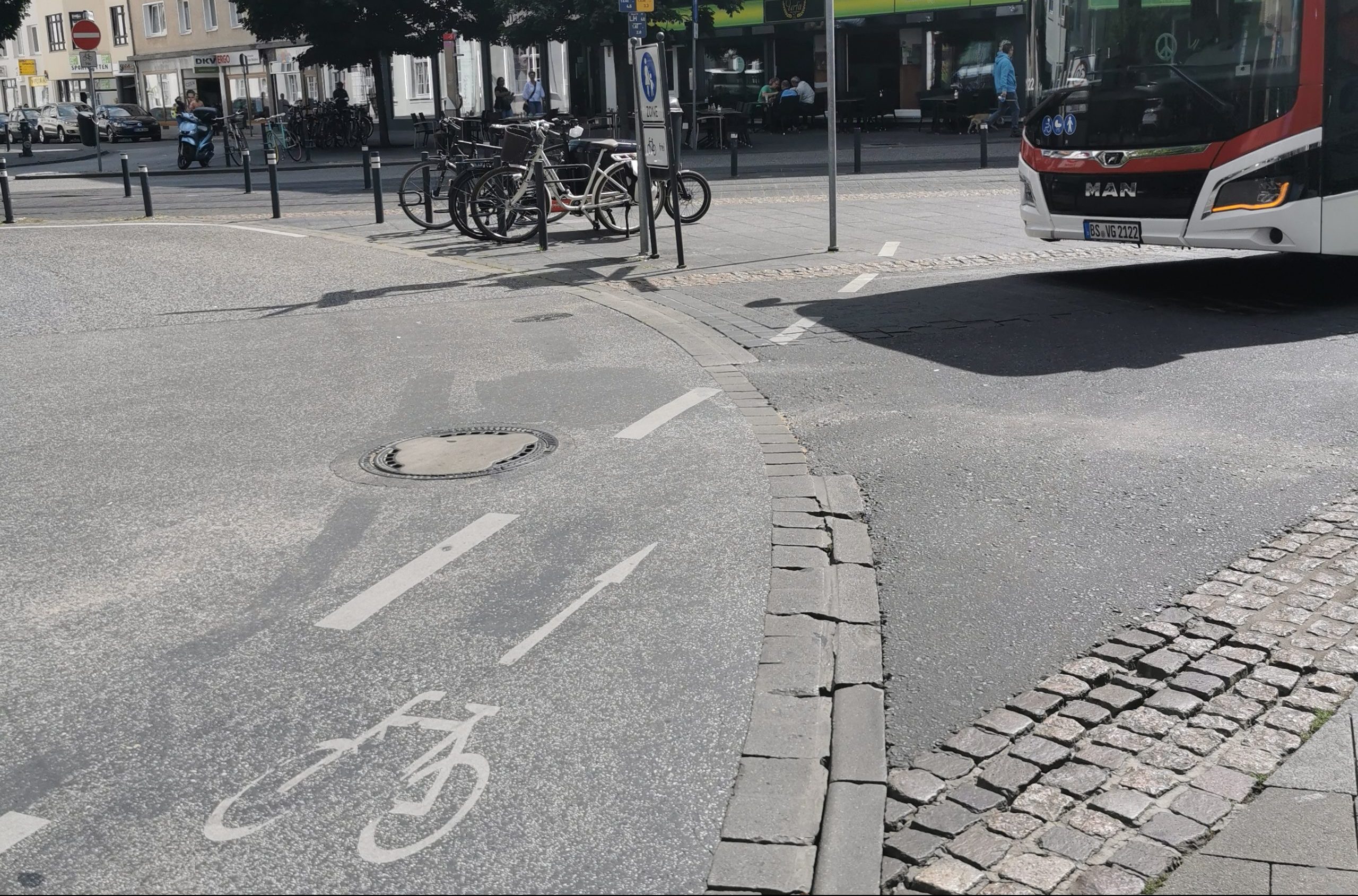 You are currently viewing Bezirksrat 130 Mitte: Situation für Radfahrer:innen Einmündung Münzstraße//Friedrich-Wilhelm-Straße